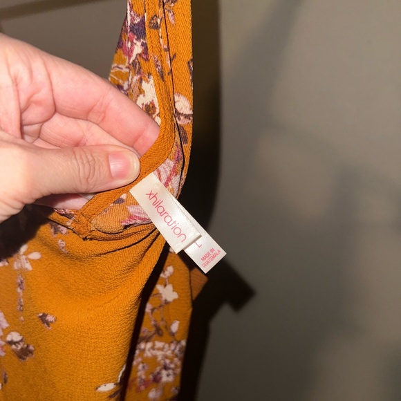 ๐ Xhilaration Mustard Floral Sleeveless Wide-Leg Jumpsuit (M) - Picture 4 of 9